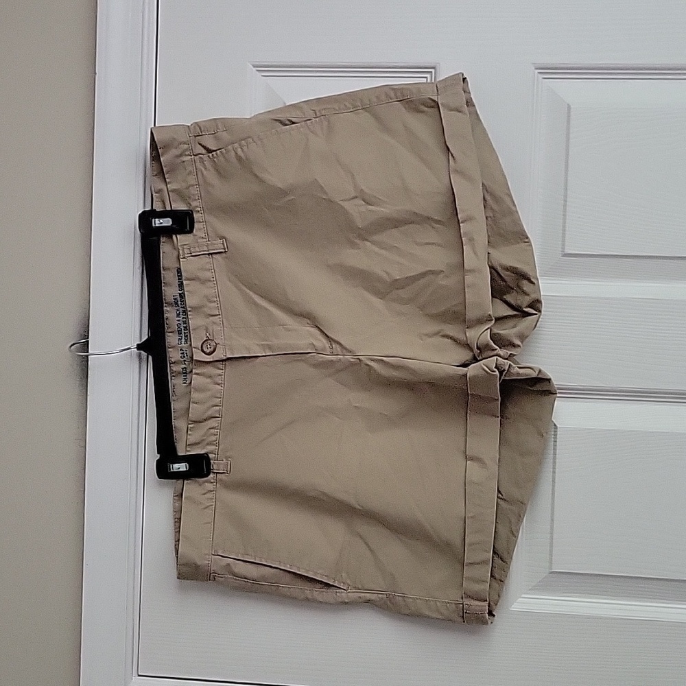 Gap Girlfriend Khaki Shorts